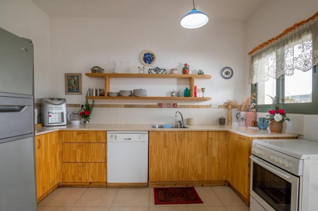 Vila וילה שירה בשיר החורש Shomera Exteriér fotografie